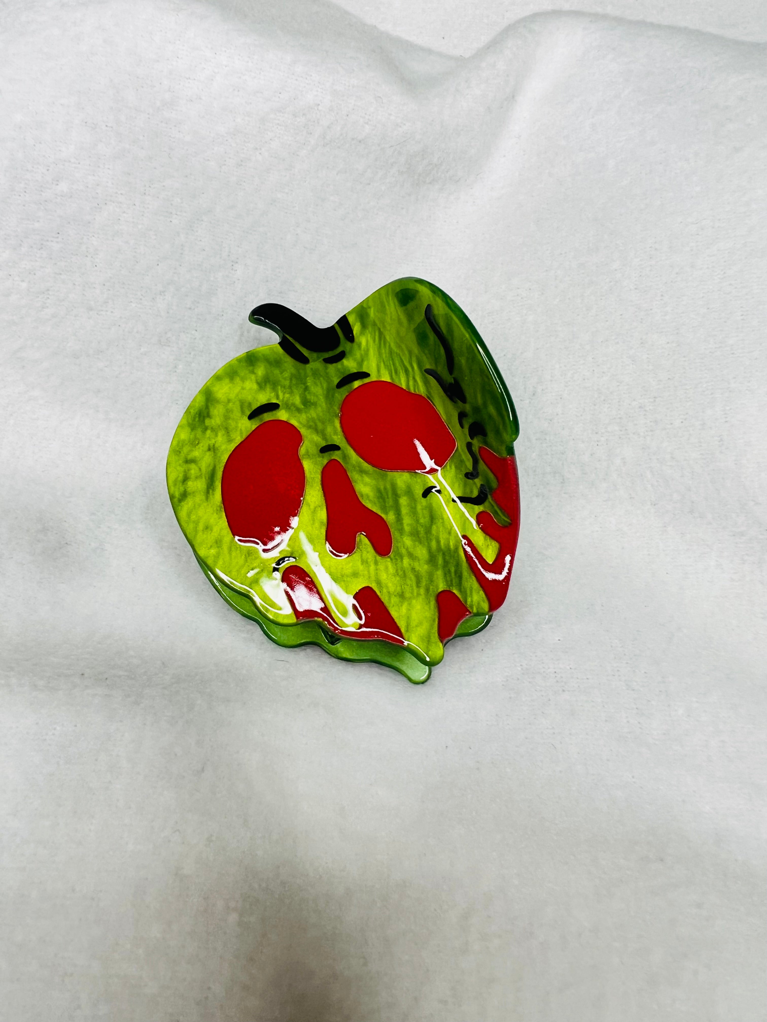 Poison apple clip ￼