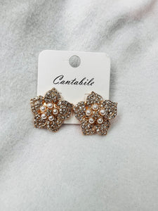 Gold flower, pearl studs