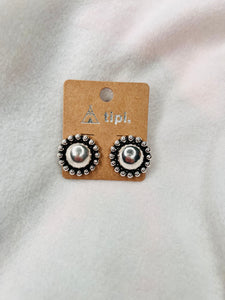 Silver Circle, Western studs