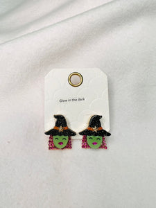Witch fringe studs